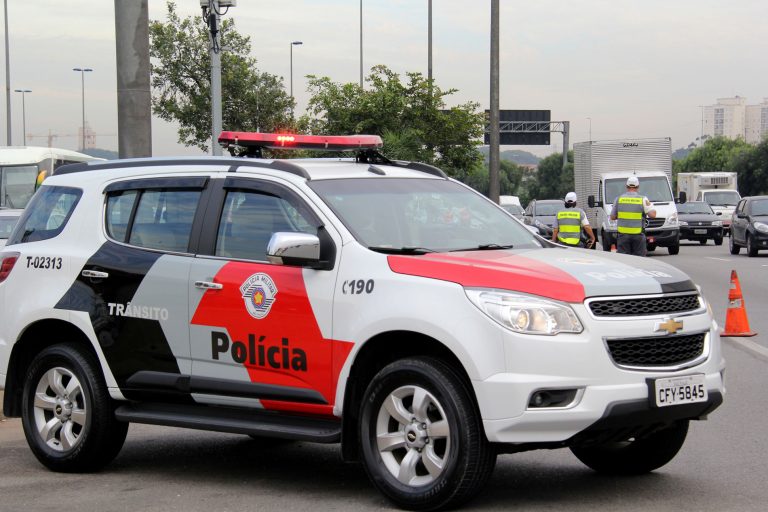 Caso Thawanna: PM Yasmin é suspensa e debate nacional sobre violência policial se acirra